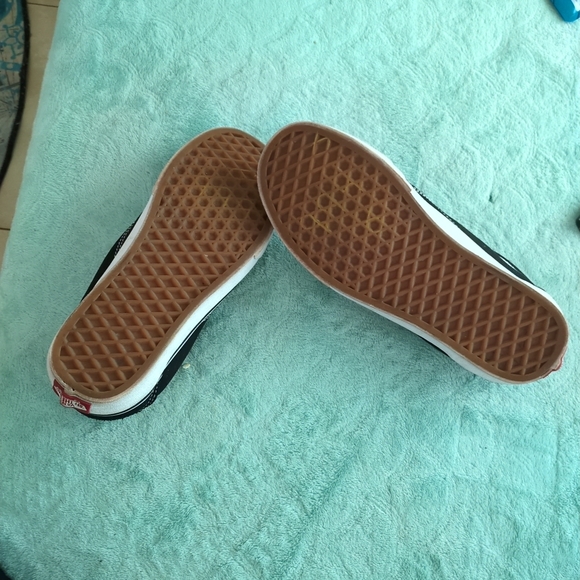 Vans Black and White Skate Sneakers - Picture 3 of 5